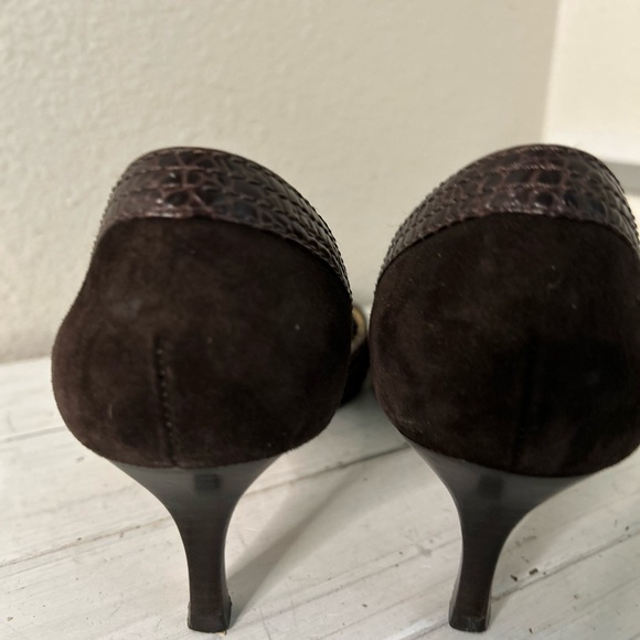 Ann Taylor Elegant Dark Heels - Picture 4 of 7